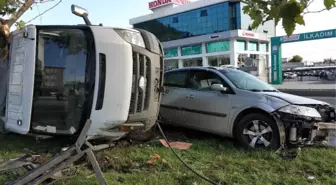 Samsun'da Otomobil ile Kamyonet Çarpıştı