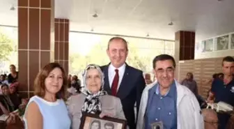 50 Yıl Mutlu Yaşadılar, Hediyelerini Başkan Işık'tan Aldılar