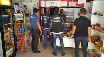 Bursa Polisi Okul Çevrelerindeki Kıraathane ve Kafeleri Kıskaca Aldı