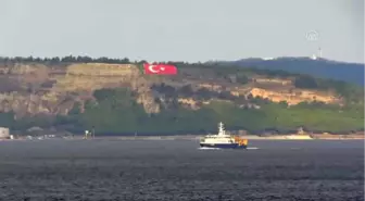 Rus Arama Kurtarma Gemisi Çanakkale Boğazı'ndan Geçti