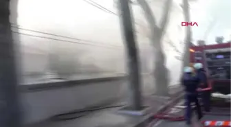 İstanbul- Kabataş Erkek Lisesi Bahçesinde Yangın Kontrol Altına Alındı