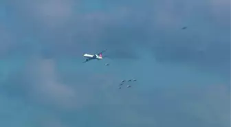 Türk Yıldızları ile THY Uçağının Tarihi Uçuşu