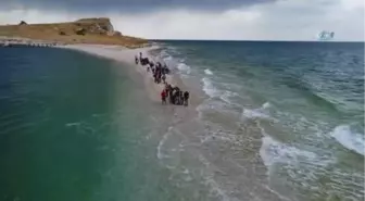 Çarpanak Adası'na Antik Yoldan Su Altı Yürüyüşü