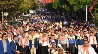 Yuntdağı Yağlı Güreş Festivali İçin Kortej Yürüyüşü