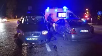 Zonguldak'ta İki Otomobil Çarpıştı: 2 Yaralı