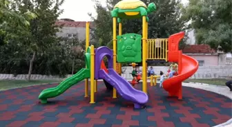 3 Mahalle Parkının Oyun Grupları Yenilendi