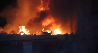 Hurdalık Çatısı Alev Alev Yandı