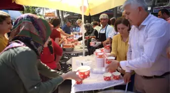 Serik Belediye Başkanı Çalık'tan Vatandaşa Aşure İkramı