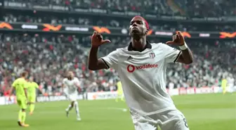 Beşiktaş Teknik Direktörü Şenol Güneş, Ryan Babel'i Forvette Oynatmayı Planlıyor