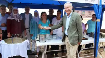 İyi Parti İhtiyaçlarını Karşılayabilmek İçin Kermes Düzenledi