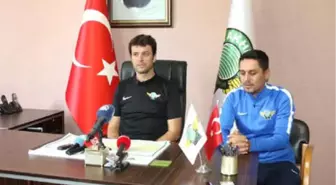 Akhisarspor Teknik Direktörü Arslan: 'Göğsümüzdeki Ay-yıldızı Temsil Edeceğiz'