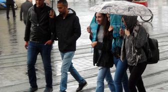 Kestane Karası' Fırtınası İstanbul'da Etkili Oluyor