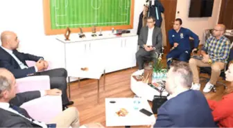 Tolunay Kafkas, Fenerbahçeli Yöneticilerle Buluştu
