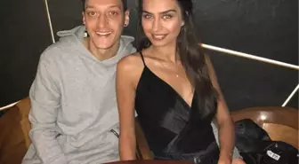 Mesut Özil'in Sevgilisi Amine Gülşe, İngiltere'nin En Güzel Üçüncü Yengesi Seçildi