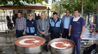 Dinar Belediyesi Muharrem Ayı ve Deprem Şehitleri İçin Aşure Dağıttı