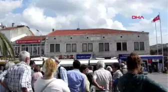 İzmir Foça'da Adaylardan Önce Seçmen Meydana İndi