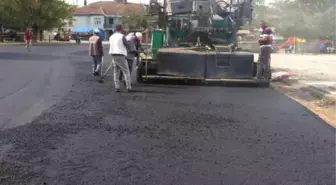 Parke Taş Ve Asfalt Seriminde Yoğun Mesai