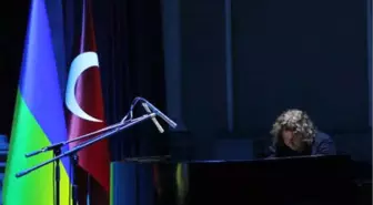 Tuluyhan Uğurlu'dan Ukrayna'da Konser