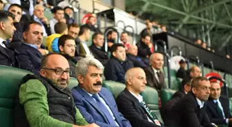 Başkan Üzülmez Kocaelispor'u Yalnız Bırakmıyor