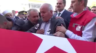 Şehidin Babası: 'Ağlamıyorum Oğlum, Sen Rahat Uyu'