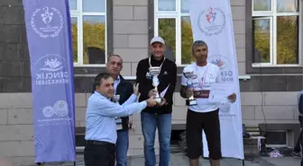 161 Kilometrelik Ultra Maratonu 20 Saat 50 Dakikada Koştu