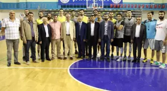 Demirkol, Haliliye Basketbol Takımını Ziyaret Etti