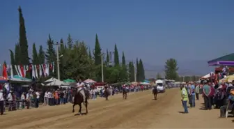 Ödemiş'te Rahvan At Yarışları Heyecanı