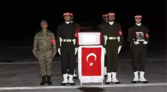 Hakkari'de Şehitler İçin Tören Düzenlendi