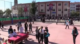 Öğrenciler 'Kan Bağışçısı' Toplamak İçin Yarıştı