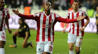 Sivasspor, Robinho'ya Yeni Sözleşme Teklif Edecek