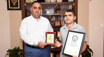 Tarsus'ta Rekor Kıran İşçiye Plaket