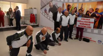 Dede ve Ninelerin Bocce Keyfi