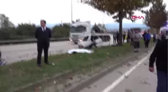 Düzce Ortadan İkiye Bölünen Otomobil Sürücüsü Öldü