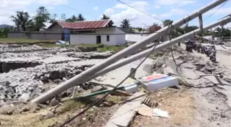 Endonezya'da Deprem Sırasındaki Panik Kameraya Yansıdı