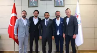 Fenerbahçeli Eski Futbolcular Tuncay Şanlı, Semih Şentürk ve Serdar Kulbilge, Hamza Yerlikaya'yı Ziyaret Etti