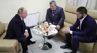 Putin, McGregor'u Yenerek Şampiyon Olan Khabib Nurmagomedov ile Görüştü