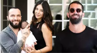 Ünlü Yapımcı Erol Köse, Şarkıcı Berkay'ın Eşine Sarkıntılık Yaptığı İddia Edilen Arda Turan'a Ateş Püskürdü