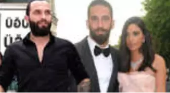 Berkay Şahin'in Burnunu Kıran Arda Turan'ın Eşinden İlk Açıklama: 3'üncü Şahıslar Aileme Zarar Veremez