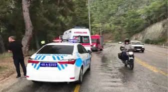 Muğla'da Tır Devrildi: 2 Yaralı