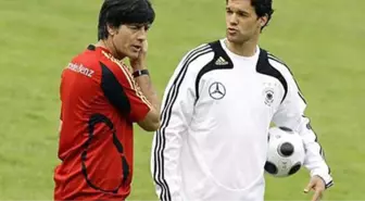 Eski Alman Milli Futbolcu Michael Ballack, Löw'ün İstifa Etmesi Gerektiğini Söyledi