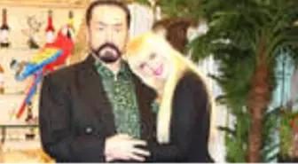 Adnan Oktar'ın Sağ Kolu Tarkan Yavaş'ın USB'den 'Devletin Başına Oktar Geçecek' Yazılı Görüntüler Çıktı