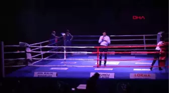 Spor Boks Gecesine Trabzonlu Boksörler Damga Vurdu