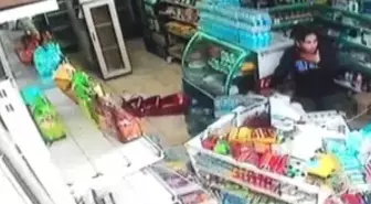 Araba Kullanmayı Öğrenen Genç Kız, Markete Daldı! Dehşet Anları Kamerada