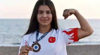 Ağabeyine Özendi, Dünya Üçüncüsü Oldu