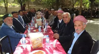 Hakkari'de Kan Davalı Aileler Barıştırıldı