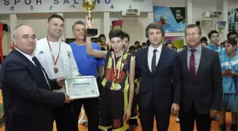 Basketbol Cumhuriyet Kupası Gaziantep Kolej Vakfı'nın