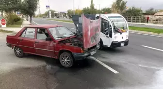 Erzincan'da Hareket Halindeki Araç Alev Aldı