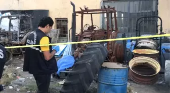 Hurda Traktörün Yanında Ölü Bulundu