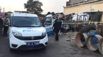 Hurda Traktörün Yanında Ölü Bulundu