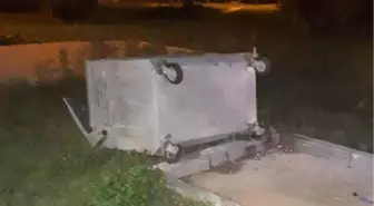 Yalova'da 'Yürüyen Köşk' Panosuna Saldırı